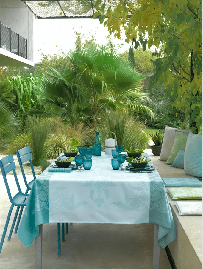 Syracuse Enduit Coated Table Linens in Aqua